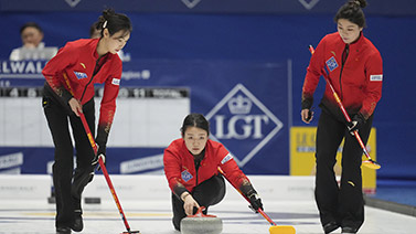 帮助队友首 帮助队友首