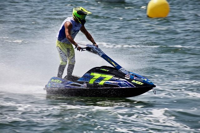 韦瑟斯庞表现出色，青岛男篮主场大胜新疆.