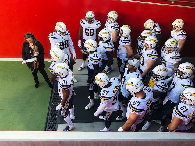 哥伦比亚总统佩特罗要求其内阁成员辞职.